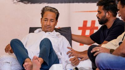 Shiv Sena (UBT) cheif backs CJP protest, urges Sonam Wangchuk to end fast