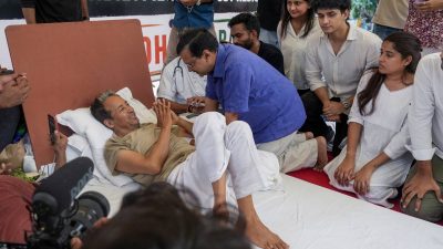 Kejriwal meets Sonam Wangchuk on 19th day of hunger strike, backs protest