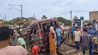 West Bengal CM seeks death penalty for gateman in Murshidabad level crossing tragedy