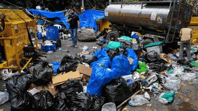 27,000 kg waste cleared from Jantar Mantar protest site in Delhi, up from 15,000 kg a day before: NDMC