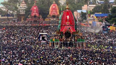 Devotee dies due to suffocation while pulling chariot, Puri Rath Yatra toll mounts to three