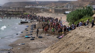 Morocco arrests 294 migrants attempting to enter Ceuta