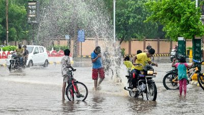Heavy rains lash south and central Gujarat; 27,000 shifted amid flood-like situations