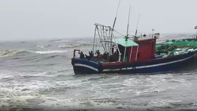 17 stranded fishermen rescued off Kozhikode coast