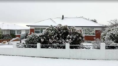 Antarctic cold snap sweeps New Zealand's South Island, shuts roads