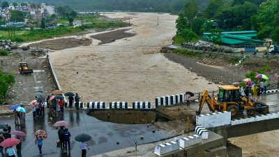 Uttarakhand on high alert as heavy rain warning issued, schools shut in two districts