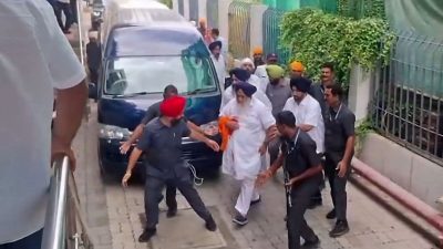 SAD chief Sukhbir Badal out of danger after knife attack in Maharashtra