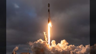 SpaceX sets launch record with two Falcon 9 missions 38 minutes apart