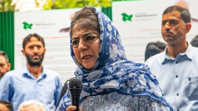 I support Article 370, I'm a dimaagi Naxal: says Mehbooba Mufti