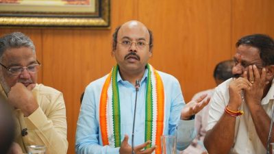 Yathindra Siddaramaiah steps up attack on RSS, demands apology to Mallikarjun Kharge
