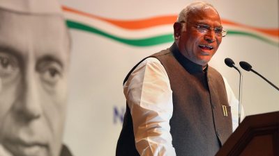 Congress follows Vande Mataram version decided by national leaders, says Kharge