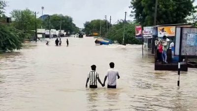 Heavy rainfall causes waterlogging across Dausa, benefits standing crops
