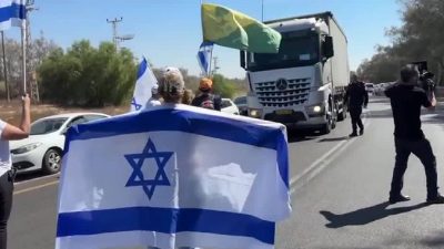 Israeli protesters block Gaza-bound aid trucks, demand Hamas be dismantled